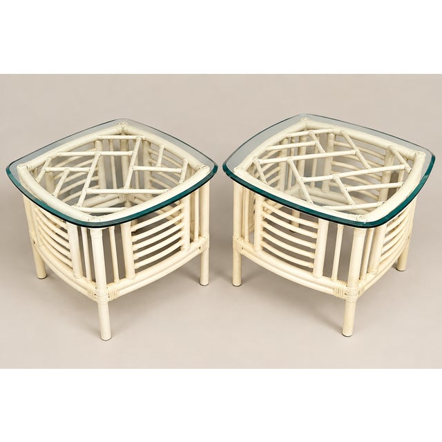 Chinoiserie Vintage Coastal Chinese Chippendale Chinoiserie Bamboo and Wicker Side Tables Ficks Reed Style - A Pair For Sale - Image 3 of 7