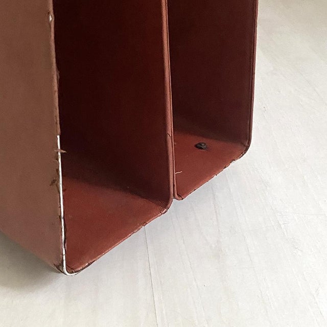 Vintage Magazine Rack, 1970s, in Good conditions. Designed 1970 to 1979