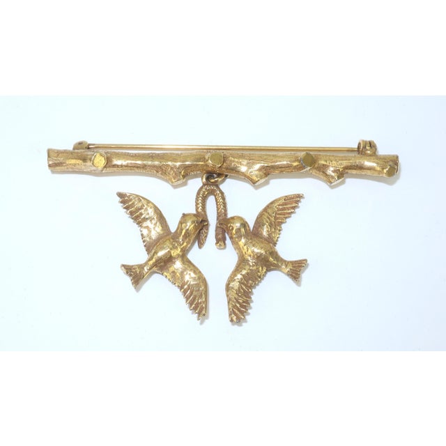 Vintage Victorian Style Gold Plated Love Birds Brooch For Sale In Atlanta - Image 6 of 10