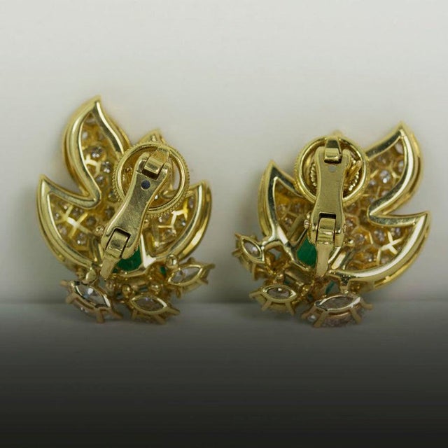 Late 20th Century Pair of 18k Emerald Earrings by Keith Davis For Sale - Image 4 of 4