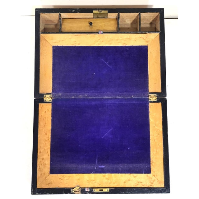Late 19th Century American 19th C Burled Walnut & Bird's Eye Maple Campaign Flip Top Lap Desk For Sale - Image 5 of 17