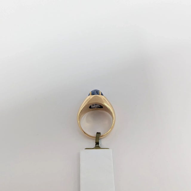 Early 21st Century Blue Sapphire Oval Cabochon Dome Ring in 14K Yellow Gold, size 7.75 For Sale - Image 5 of 7