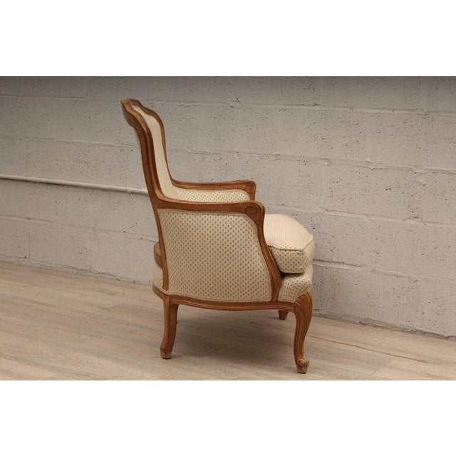 French 1980s Vintage French Louis XV Style Walnut Armchair For Sale - Image 3 of 7
