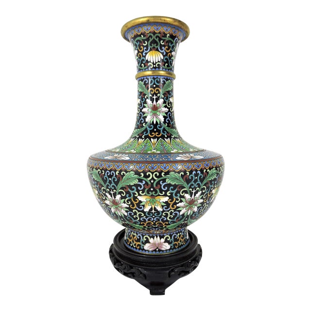 Vintage Chinese Green and Black Cloisonné Floral Vase With White Flowers, Wood Stand (Cloisonne) For Sale
