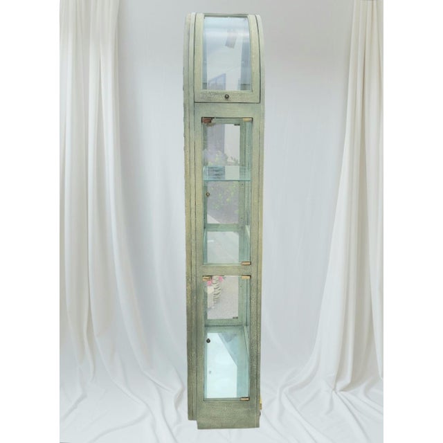 1980s Rare Massive Vintage Serge Roche Carved Arched Glass 5 Shelf Palm Beach Regency Etagere China Cabinet For Sale - Image 5 of 14