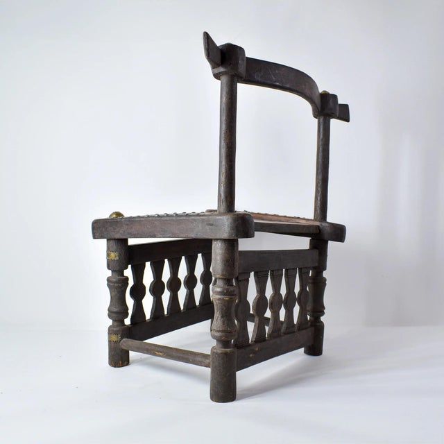 Dark Gray Early 20th Century Malinke Senufo Traveling Wooden Chair Guinea For Sale - Image 8 of 17