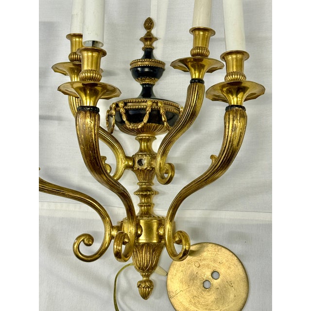 Traditional Late 20th Century French Empire 5-Arm Brass Wall Sconce With Black Enamel Detail For Sale - Image 3 of 6