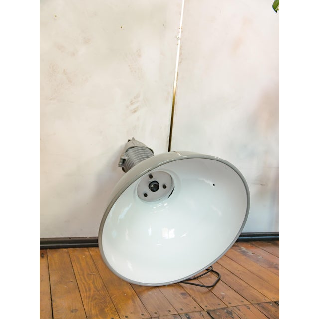 HDK Grey Enamel and Aluminum Factory Pendant Light from Philips, Holland, 1950s For Sale - Image 10 of 14
