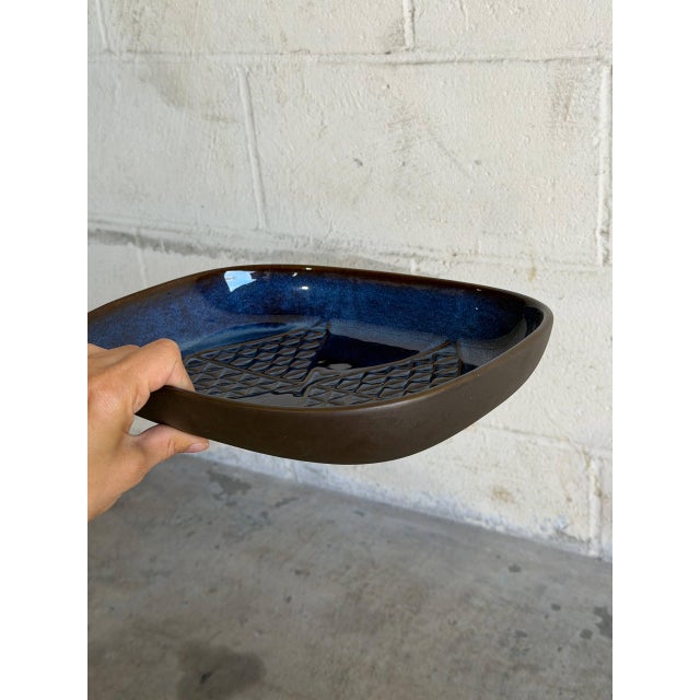 Einar Johansen Soholm Ceramic Serving Platter Deep Blue Triangle Pattern Denmark Mid-Century Modern 1960s For Sale In Los Angeles - Image 6 of 10