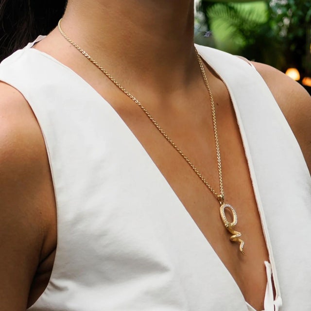 Emerald Eyed Mythology Snake Gold & Diamond Pendant Bold Chain Necklace For Sale In Miami - Image 6 of 10