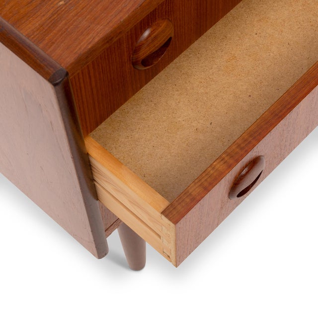 1960s Danish Mid-Century Three-Drawer Teak Chest / Nightstand 1960s For Sale - Image 5 of 6