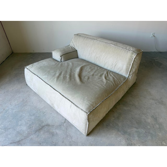 Italian Paola Navone for Baxter “Miami Soft” Modular Leather Sofa With Two Ottomans For Sale - Image 4 of 18
