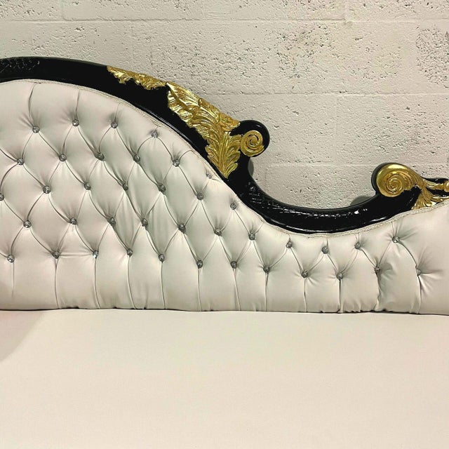 Rococo Chaise Lounge – White Leather, Black Lacquer Frame For Sale In Miami - Image 6 of 6
