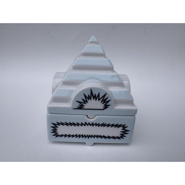 Philip morris, 2000 edition, rosenthal porcelain. each year between 1991 and 2000, rosenthal released an ashtray designed...