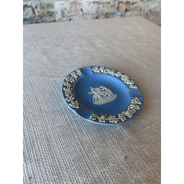 Vintage Wedgwood Jasperware Blue Ashtray / Trinket Dish – Made in England For Sale - Image 4 of 5