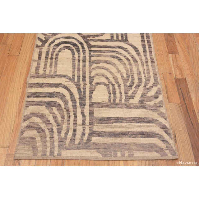 Ivory Cream Color Background Art Deco Design Modern Hallway Runner Rug For Sale In New York - Image 6 of 7