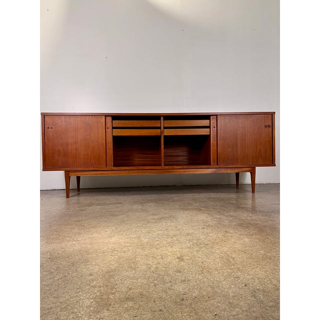 Mid Century Danish Modern Long Low Long Teak 4 Door Credenza by Kofod Larsen, Attributed For Sale In Orlando - Image 6 of 11