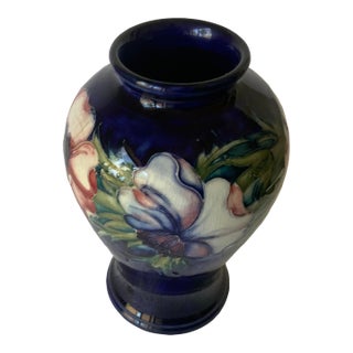 Vintage Moorcroft Pottery Vase “Anemone” Pattern For Sale