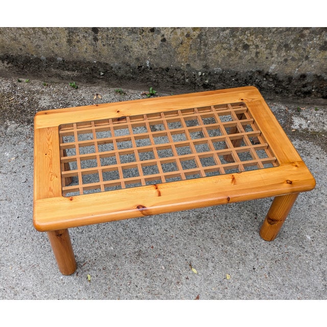 Mid-Century Modern Openwork Coffee Table in Pine and Glass, France, 1980 For Sale - Image 3 of 9
