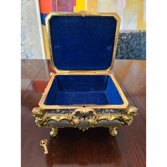 Late 19th Century Antique Christofle Style Bronze Figural Jewel Box Casket For Sale In Boston - Image 6 of 11