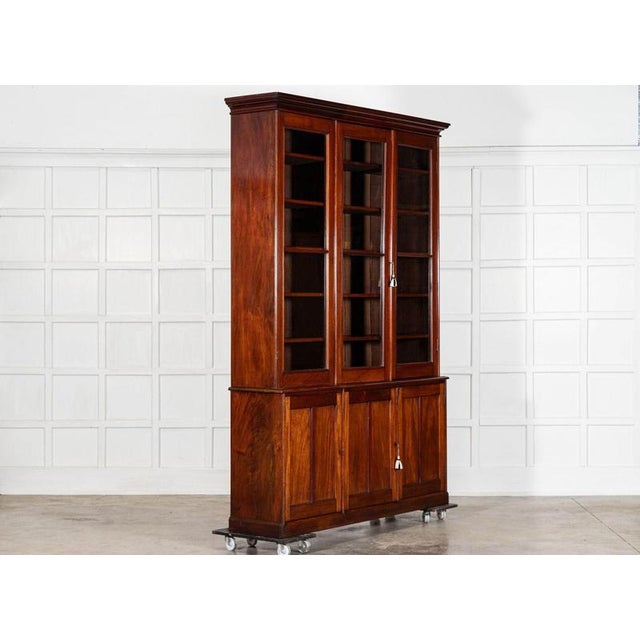 Large 19th Century English Mahogany Glazed Bookcase, 1870s For Sale - Image 3 of 17