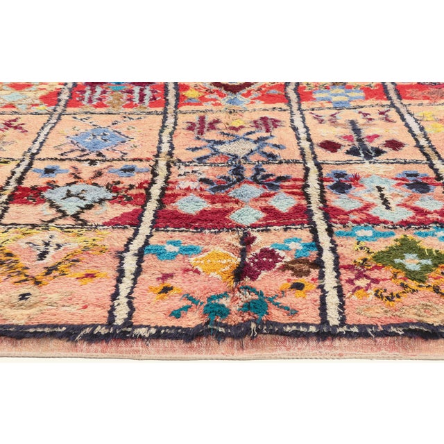 Berber Tribes of Morocco Vintage Boujad Moroccan Rug, 05'09 X 07'09 For Sale - Image 4 of 10