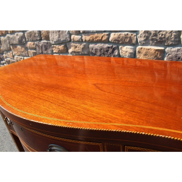 1970s Kittinger Mahogany Brandy Board Server With Bellflower Inlay For Sale - Image 5 of 15