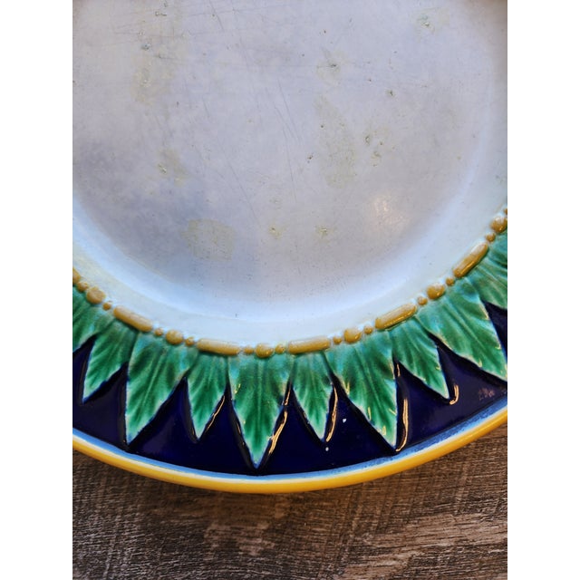 19th C. George Jones Majolica 9" Luncheon/Dessert Plate With Acanthus Border For Sale - Image 9 of 14