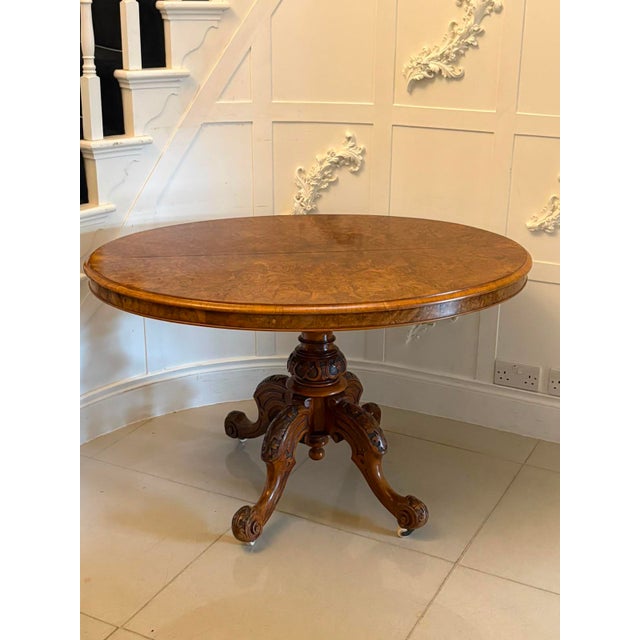 Mid 19th Century Antique Victorian Six-Seater Oval Tilt-Top Centre Dining Table in Burr Walnut, 1860 For Sale - Image 5 of 17