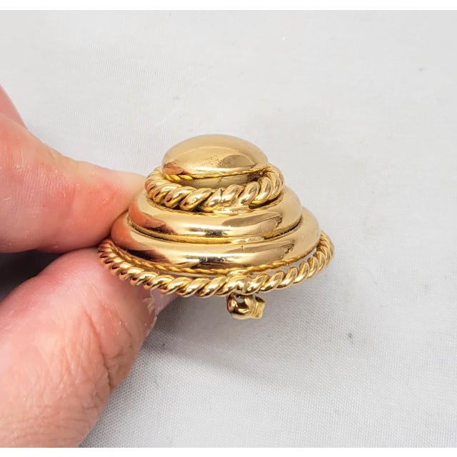 1970s Vintage Signed Henkel & Grosse Goldtone Brooch, 1970 For Sale - Image 5 of 7