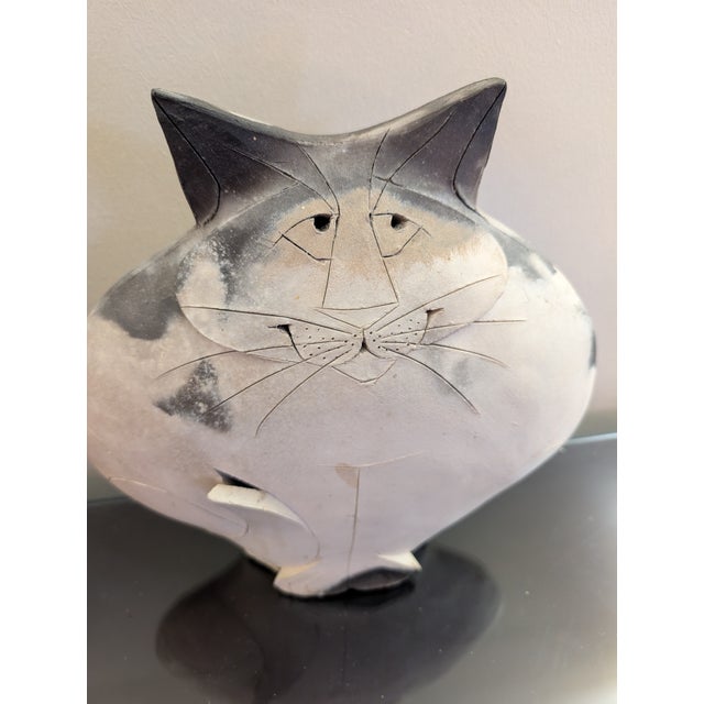 Abstract Mary Dewey Gates Signed Sitting Cat Original Studio Art Pottery Sculpture For Sale - Image 3 of 8