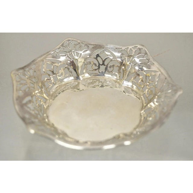 Vintage TBB England Victorian Silver Plated Small Pierced Trinket Nut Dish Bowl. Items features floral fretwork, pierced...