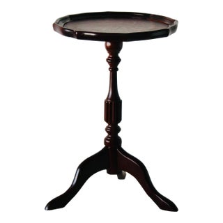 1990s Vintage Bombay Co Victorian Style Embross Leather Top Tripod Pedestal End Side Table For Sale