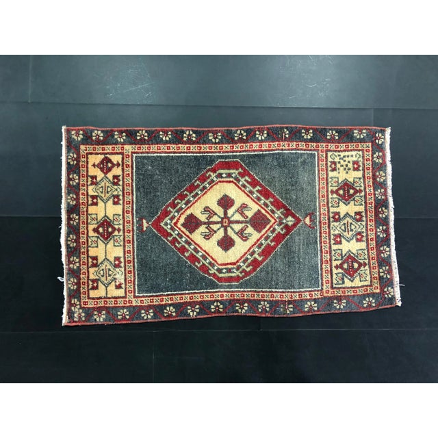 Boho Chic Turkish Oushak Small Wool Rug - 1′8″ × 2′11″ For Sale - Image 3 of 6