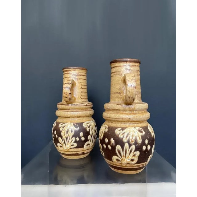 West German Medium Handled Brown & Cream Model 428 26 Vases with Flowers from Scheurich Keramik, 1960s, Set of 2 For Sale - Image 4 of 5