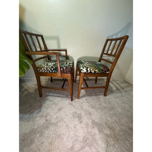 Pair of 1940s Mid-Century Slat-Back Dining Chairs, Newly Reupholstered in Botanical Print For Sale - Image 4 of 7
