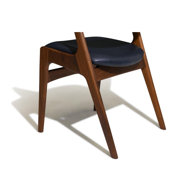 Blue Six Mid 20th Century Curved Back Dining Chairs in Navy Leather For Sale - Image 8 of 16