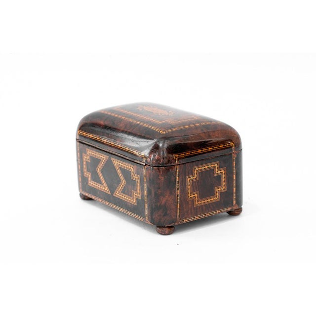 Wood Art Deco Jewelry Box in Nut Wood and Maple, 1920s For Sale - Image 7 of 10