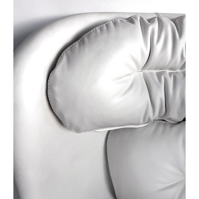 Joe Colombo Elda Swivel Chair, Fratelli Longhi, White Leather, Fiberglass Shell- 4 Available For Sale - Image 13 of 16