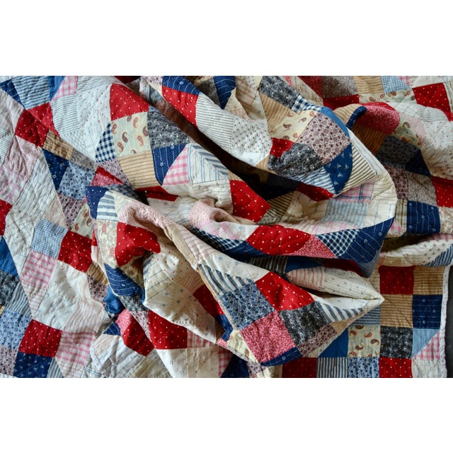 Off-white 1910s ”Trip Around the World” Antique Quilt - For Sale - Image 8 of 16