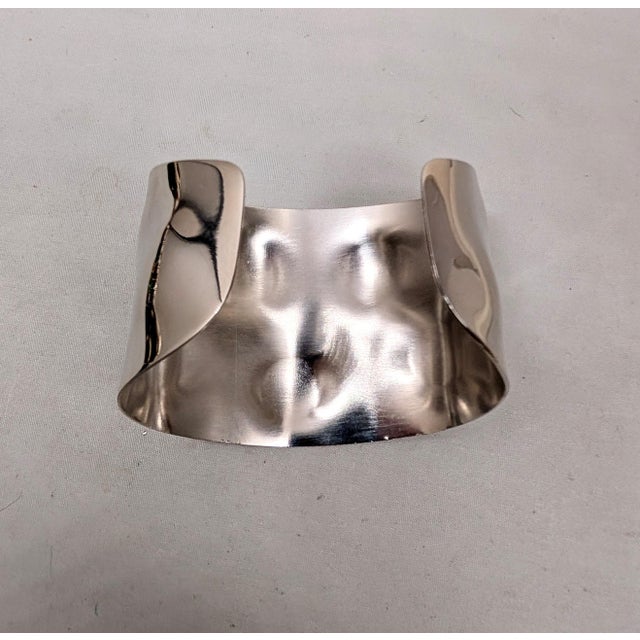Vintage 1977 Signed Napier Book Piece Rhodium Plated Wavy Cuff Bracelet For Sale - Image 10 of 11
