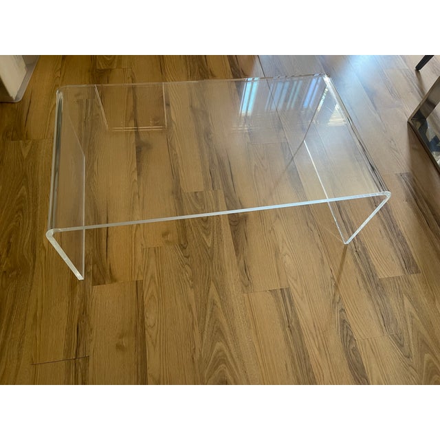 Hollywood Regency 1960s Hollywood Regency Lucite Coffee Table For Sale - Image 3 of 4