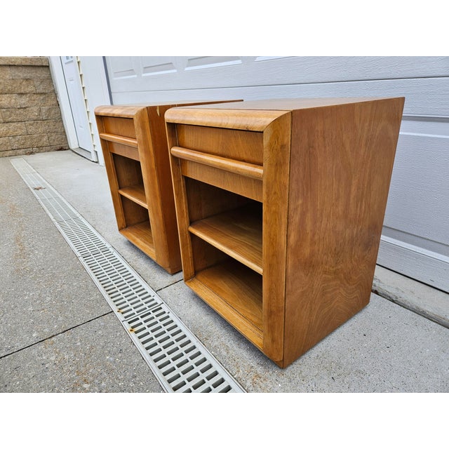 Mid-Century Modern Walnut Robsjohn-Widdicomb Style Nightstands For Sale - Image 10 of 17