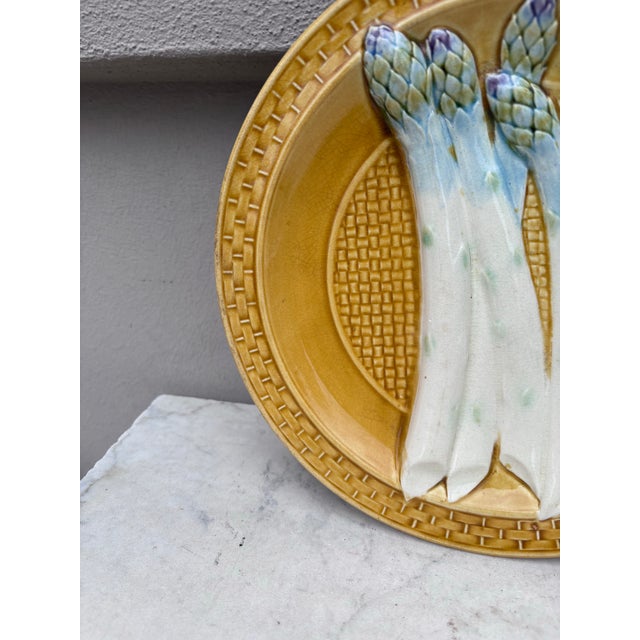 French Country 19th Century Majolica Asparagus Plate Sarreguemines For Sale - Image 3 of 4