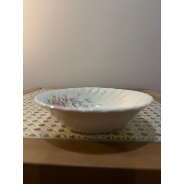 Traditional Mid 20th Century Myott, Meakin & Co. Ltd. "Jamestown" Pattern Floral Dinnerware Set - 5pcs For Sale - Image 3 of 7