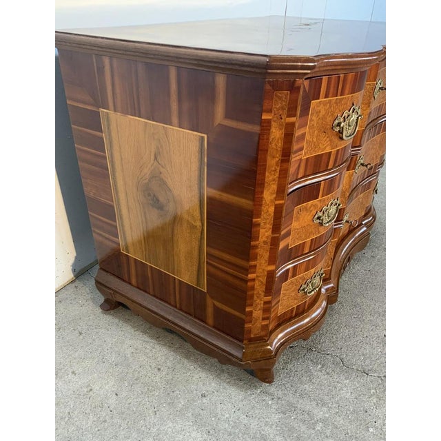 Baroque Chest of Drawers in Walnut, 1760 For Sale - Image 10 of 18