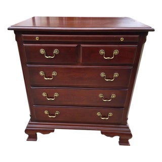 1990s Thomasville Collectors Cherry Bachelors Chest Nightstand Chippendale Tray For Sale