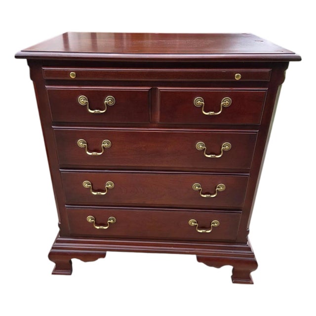 1990s Thomasville Collectors Cherry Bachelors Chest Nightstand Chippendale Tray For Sale