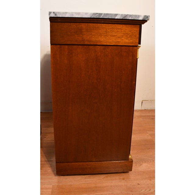 1930s French Empire Mahogany & Marble Top Pair of Nightstands / Bedside Tables For Sale - Image 16 of 18