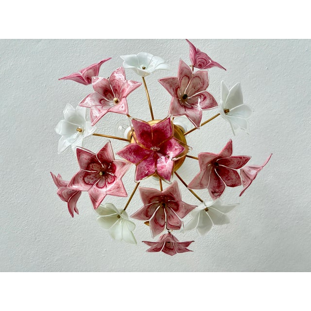 1970s Italian Murano Style Hand-Blown Original Pink and White Daisy Glass Flush Mount Chandelier (42x30 Cm)⁠ For Sale - Image 6 of 17